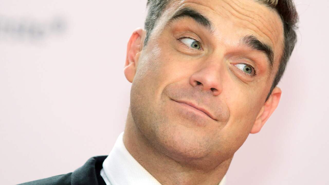 Ook Robbie Williams maakt een doorstart door zijn failliete mannenmodelabel Farrell onder te brengen bij de Ierse modeketen Primark. 