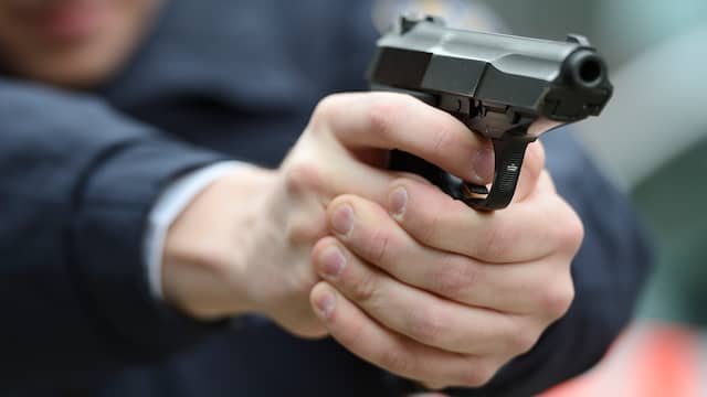 Afbeeldingsresultaat voor politie schiet man neer den haag