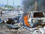 De aanslag vond plaats in de buurt van de zwaarbeveiligde poorten naar het vliegveld in Mogadishu; de zogenaamde 'groene zone', waar veel buitenlandse ambassades zijn gehuisvest.