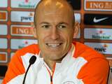 Robben gaat ervan uit dat Hiddink aanblijft bij Oranje