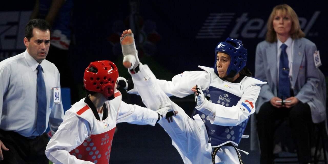 Taekwondoka Oogink draagt Nederlandse vlag bij opening Europese Spelen