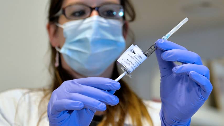 'Ebola na anderhalf jaar nog in sperma man'