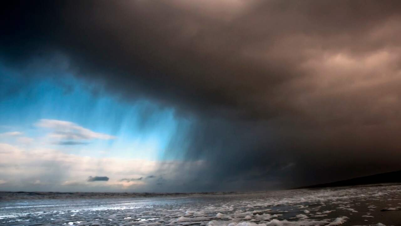 Zware windstoten trekken over Nederland | NU - Het laatste