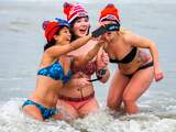 Zeewater bij nieuwjaarsduik 'buitengewoon warm'