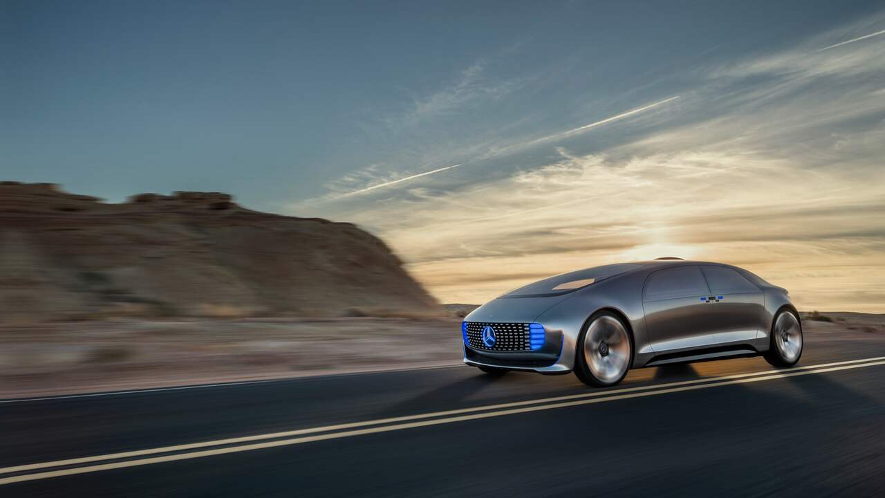 Mercedes toont zelfrijdende auto met draaiende stoelen | NU Mercedes toont zelfrijdende auto met draaiende stoelen | NU