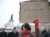 In Parijs en Brussel werden spontane betogingen georganiseerd na de bloedige aanslag op de redactie.