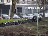 Er bestond een verband tussen beide gijzelingen in Frankrijk aan de gang waren. 