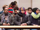 Belangstellenden op de publieke tribune in de rechtbank tijdens het kort geding tegen de ontruiming van de Vluchtgarage in Amsterdam-Zuidoost, waarin ruim honderd vluchtelingen verblijven. Met de rechtszaak wil de actiegroep We Are Here voorkomen dat de uitgeprocedeerde asielzoekers op straat komen te staan