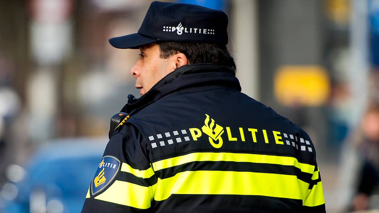 Pegida en tegenbeweging protesteren