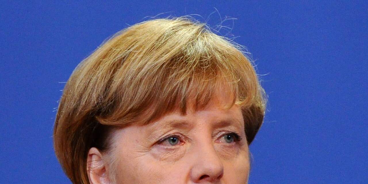 Angela Merkel wil dat Facebook meer doet tegen racisme