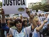 Nisman had zijn pijlen gericht op de Argentijnse president Cristina Fernández de Kirchner. De aanklager vermoedde dat ze de verantwoordelijken voor een bloedige bomaanslag in 1994 heeft beschermd tegen strafvervolging.