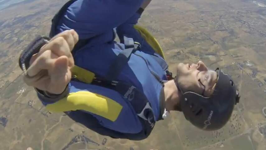 Parachutespringer krijgt beroerte tijdens vrije val