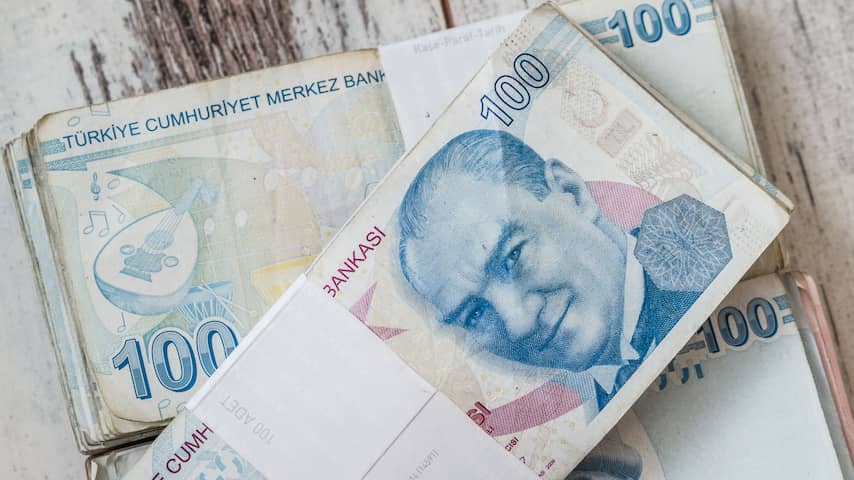 Turkse munt opnieuw fors onder druk