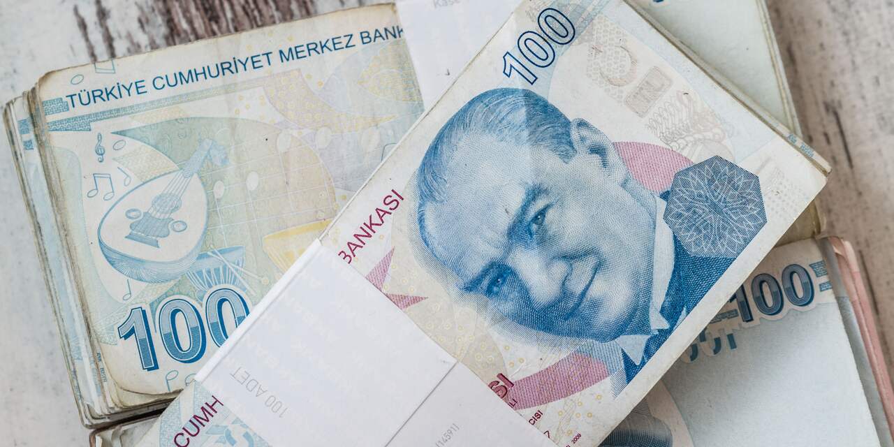 Turkse munt opnieuw fors onder druk