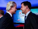 Geert Wilders en Mark Rutte schudden elkaar de hand, voorafgaand aan het laatste debat voor de Provinciale Staten-verkiezingen.