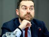 Staatssecretaris Klaas Dijkhoff (Veiligheid en Justitie) zal er bij de reclassering op aandringen om voor het OM in kaart te brengen of en hoe Van der Graaf zich aan alle voorwaarden heeft gehouden.