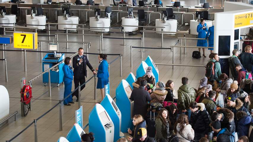 Veel bagage nog op schiphol na stroomstoring