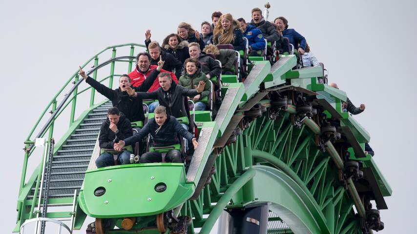 Achtbaan in pretpark Walibi