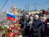 De oppositie in Rusland wil dat er een vaste herdenkingsplaats komt voor Nemtsov. Het vernoemen van de brug naar de politicus is een van de opties. 
