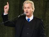 PVV-leider Geert Wilders spreekt de aanwezigen bij de Pegida-demonstratie toe.