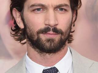 Michiel Huisman languages