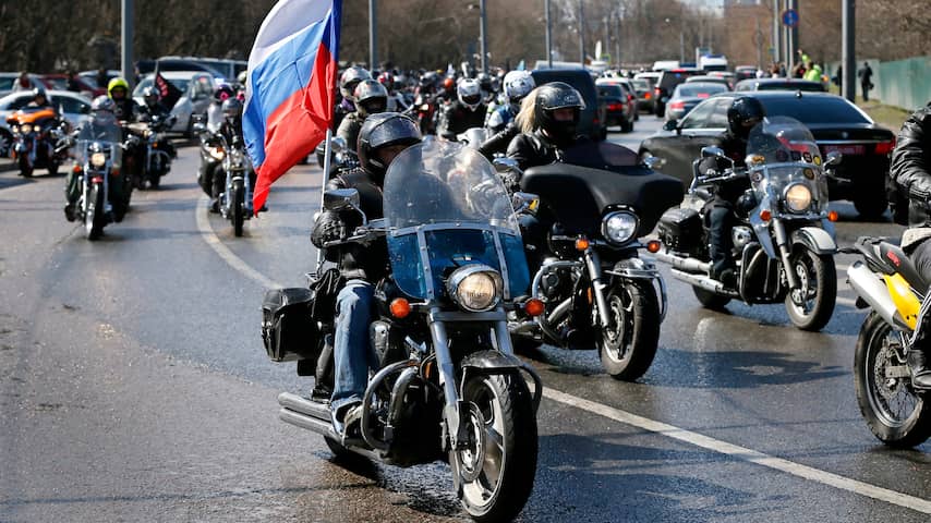 Russische motorclub begint aan omstreden tocht naar Berlijn