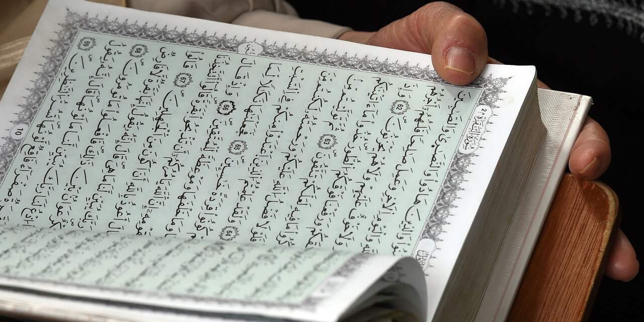 Jonge moslims delen 15.000 gratis korans uit op Koningsdag
