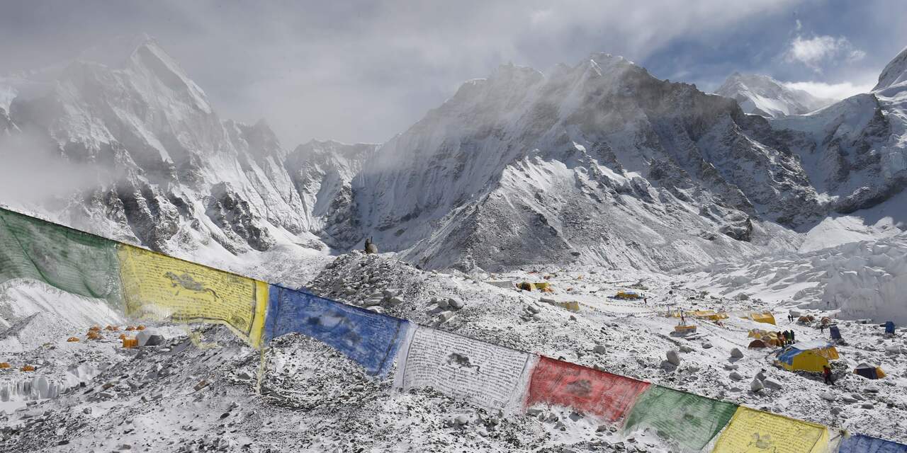 Bergbeklimmers Nepal mogen dit jaar alsnog Himalayagebergte op