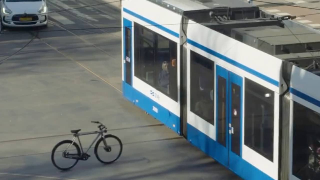 Beeld uit video: Google grapt met zelfrijdende fiets