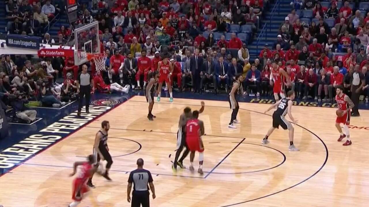 NBA-speler Williamson maakt bij debuut zeventien punten op rij