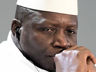 Gambia verkoopt luxewagens van voormalig president Jammeh