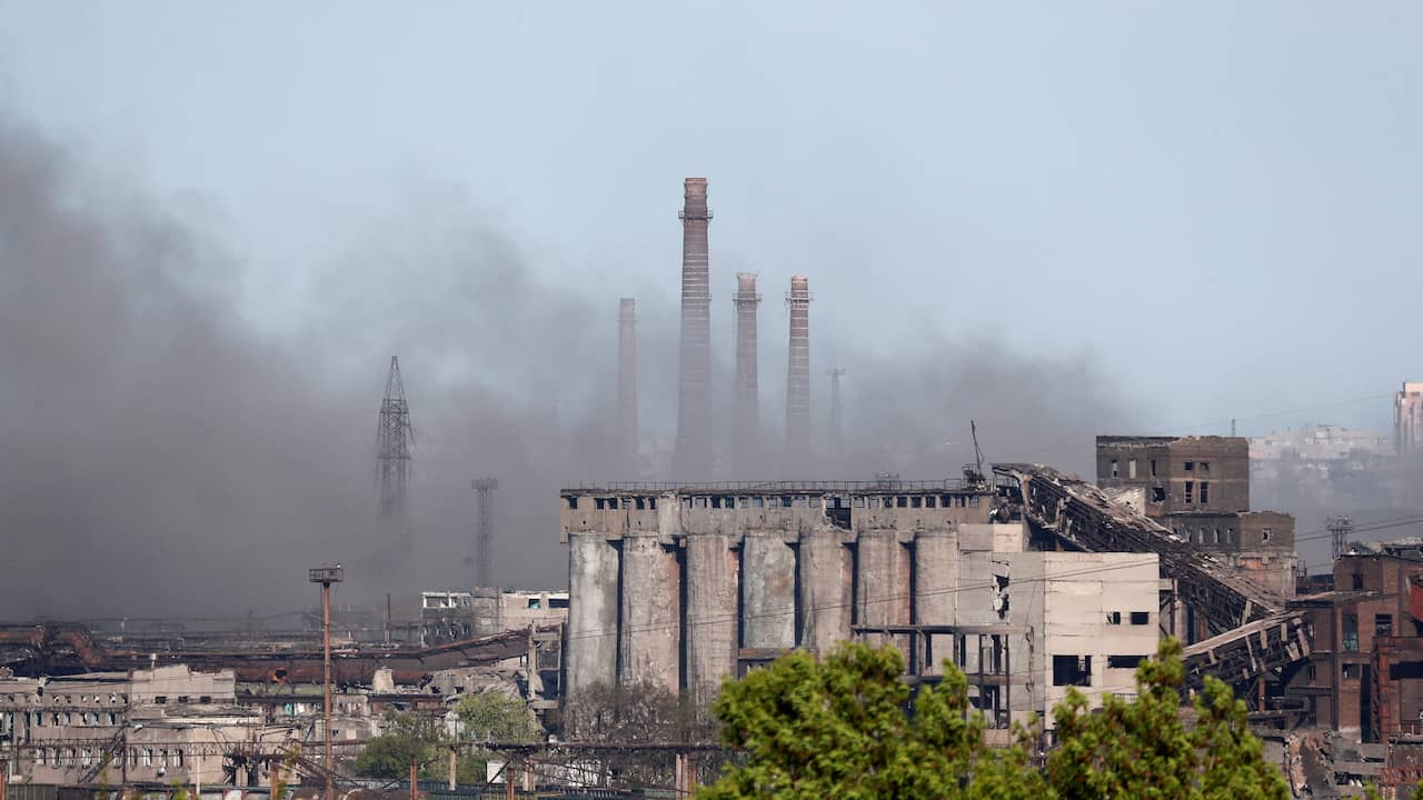 De Azovstal-fabriek lag de afgelopen maanden vrijwel continu onder vuur.