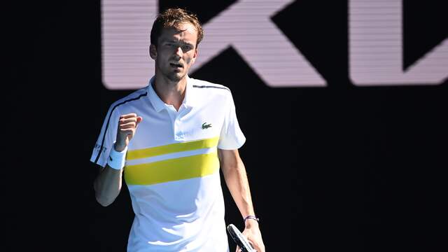 Daniil Medvedev rekende af met zijn landgenoot Andrey Rublev.
