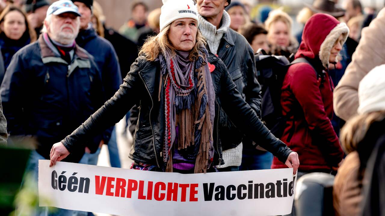 Beeld uit video: Ben je een 'gekkie' als je geen vaccin wil?