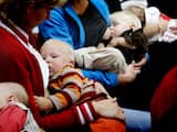 'Een derde moeders vindt buitenshuis borstvoeding geven onprettig'