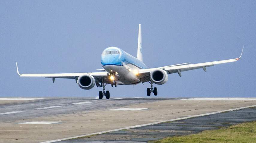 KLM gaat besparen op de kosten wegens coronavirus