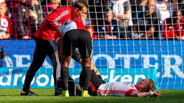 Rick Karsdorp moest zes minuten voor tijd gewisseld worden tegen FC Utrecht. (Foto: Pro Shots)