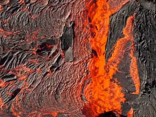 Indrukwekkende dronebeelden tonen vulkaanuitbarsting in IJsland