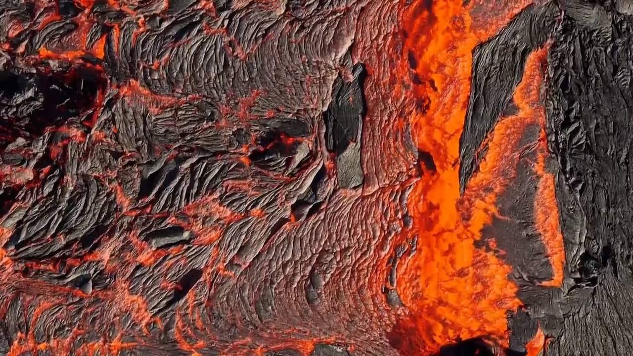 Beeld uit video: Indrukwekkende dronebeelden tonen vulkaanuitbarsting IJsland