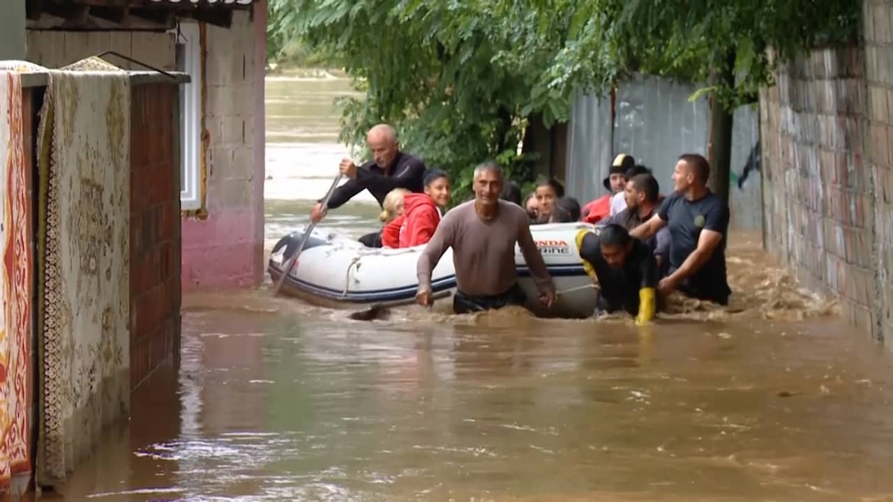 Beeld uit video: Zware regenval in Kosovo zorgt voor overstromingen