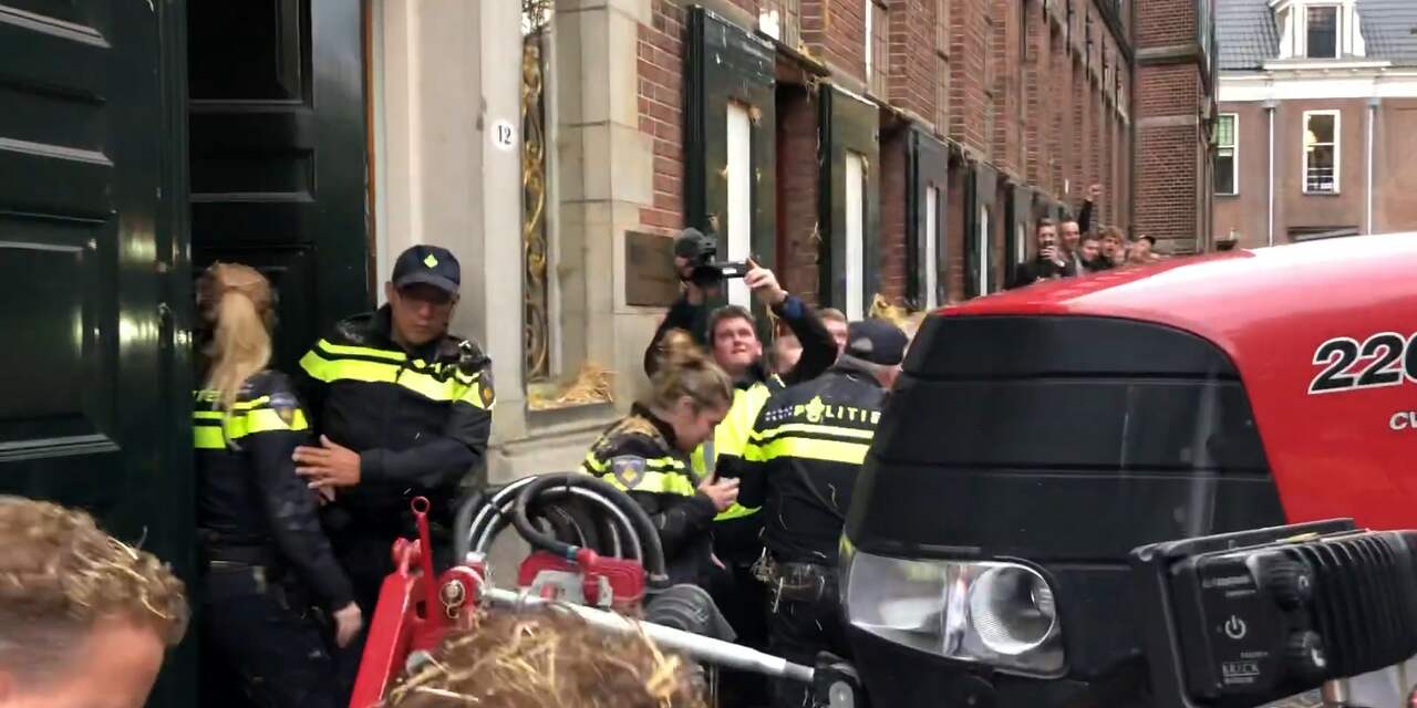 Boeren forceren deur provinciehuis Groningen tijdens stikstofprotest