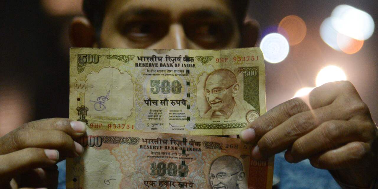 India verklaart biljetten 1.000 en 500 roepie ongeldig in strijd tegen corruptie