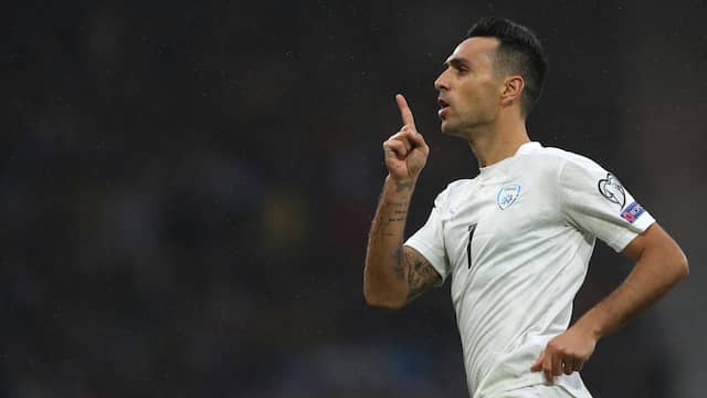 Eran Zahavi scoorde, maar kon Israël niet behoeden voor een nederlaag.