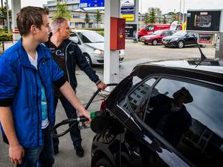 Benzineprijs breekt opnieuw record: nu al 2,15 euro per liter