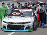 NASCAR-coureurs betuigen steun aan collega Wallace na racisme-incident