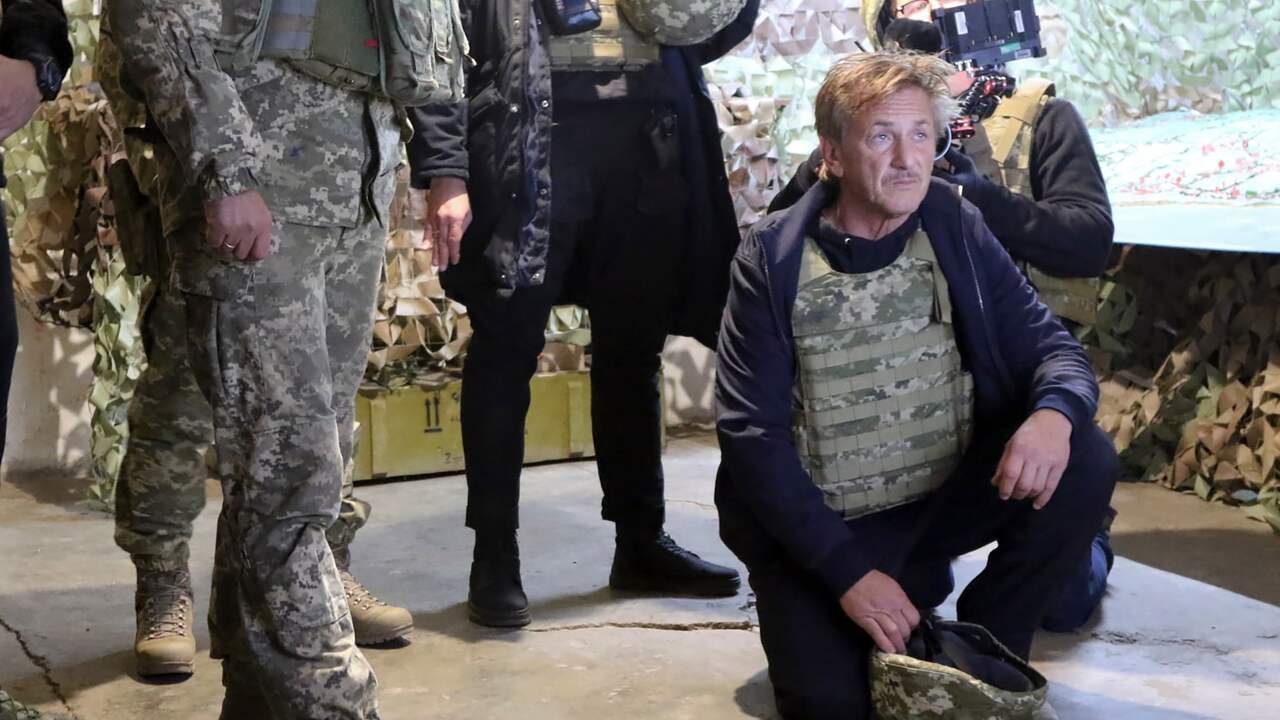 Sean Penn near the first line in Ukraine.