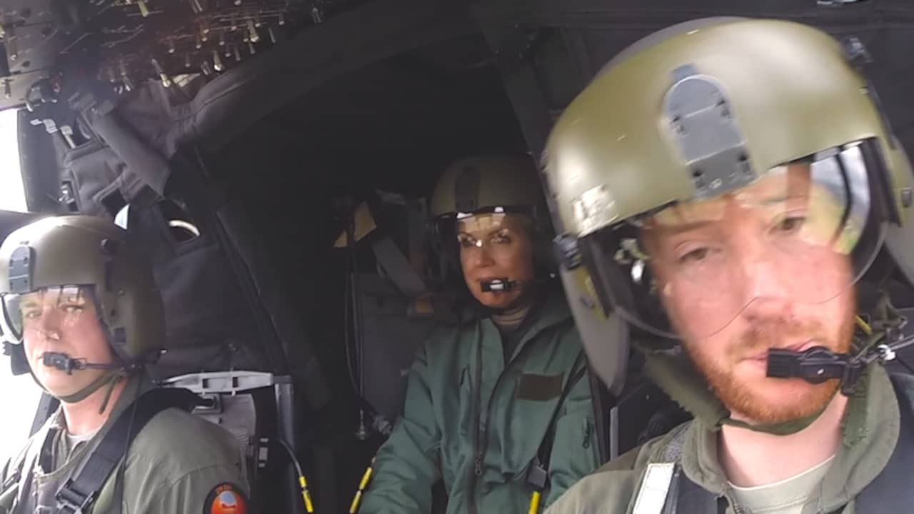 Beeld uit video: Koningin Máxima vliegt mee met trainingsvlucht vanaf Gilze-Rijen
