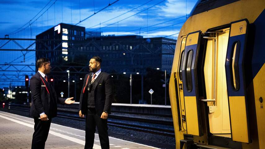 Kantoorpersoneel NS vaker in de trein om werkdruk conducteurs te verlichten