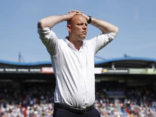 Hofland vecht tegen tranen na degradatie Willem II: 'Teleurstelling is megagroot'