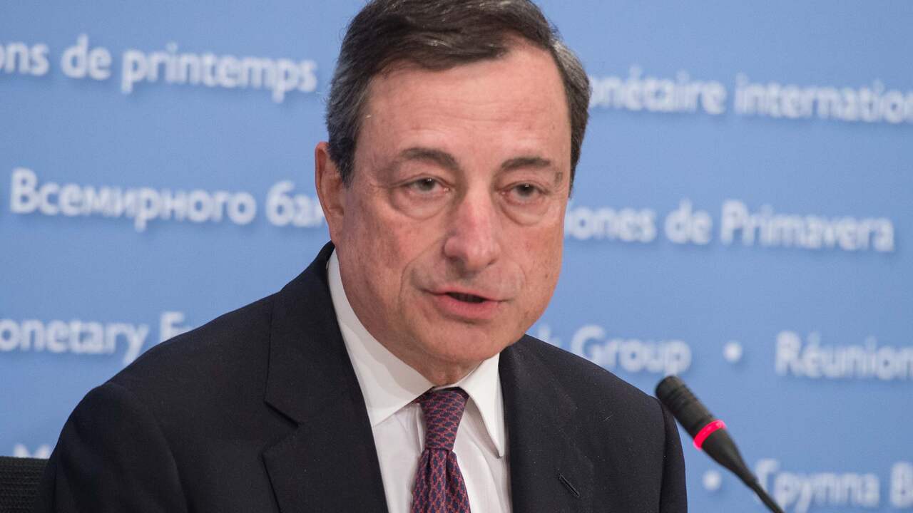 European Central Bank (ECB) President Mario Draghi holds a press conference at the IMF/WB Spring Meetings in Washington, DC, on April 18, 2015. AFP PHOTO/NICHOLAS KAMM